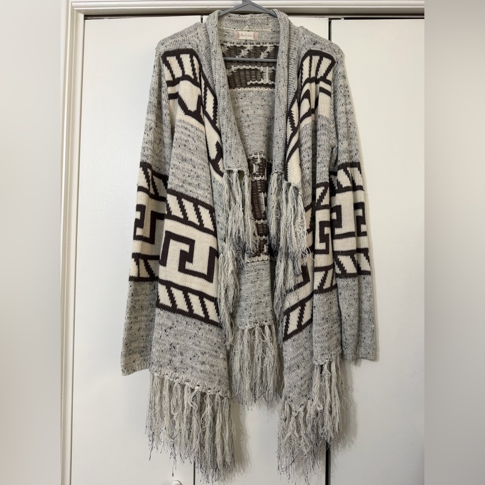 Altar'd State Geometric Southwestern Fringed Cardigan in Gray and Cream